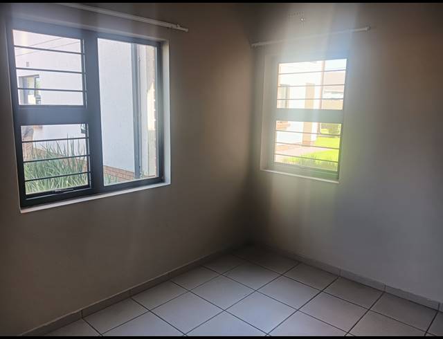 2 BEDROOM SECTIONAL TITLE FOR SALE IN RAVENSWOOD